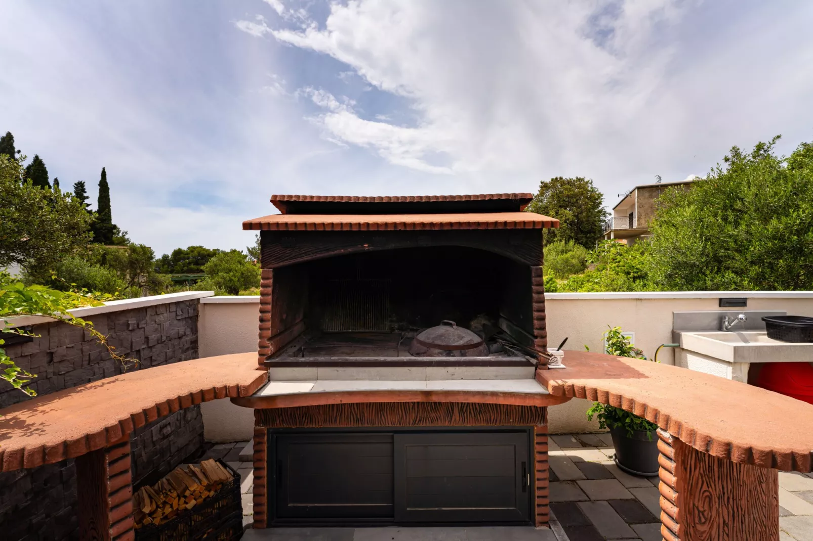 Apartment Nikita with private pool-Faciliteiten