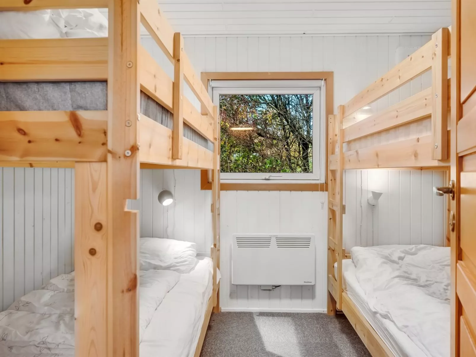 "Tamina" - 800m to the fjord-Binnen