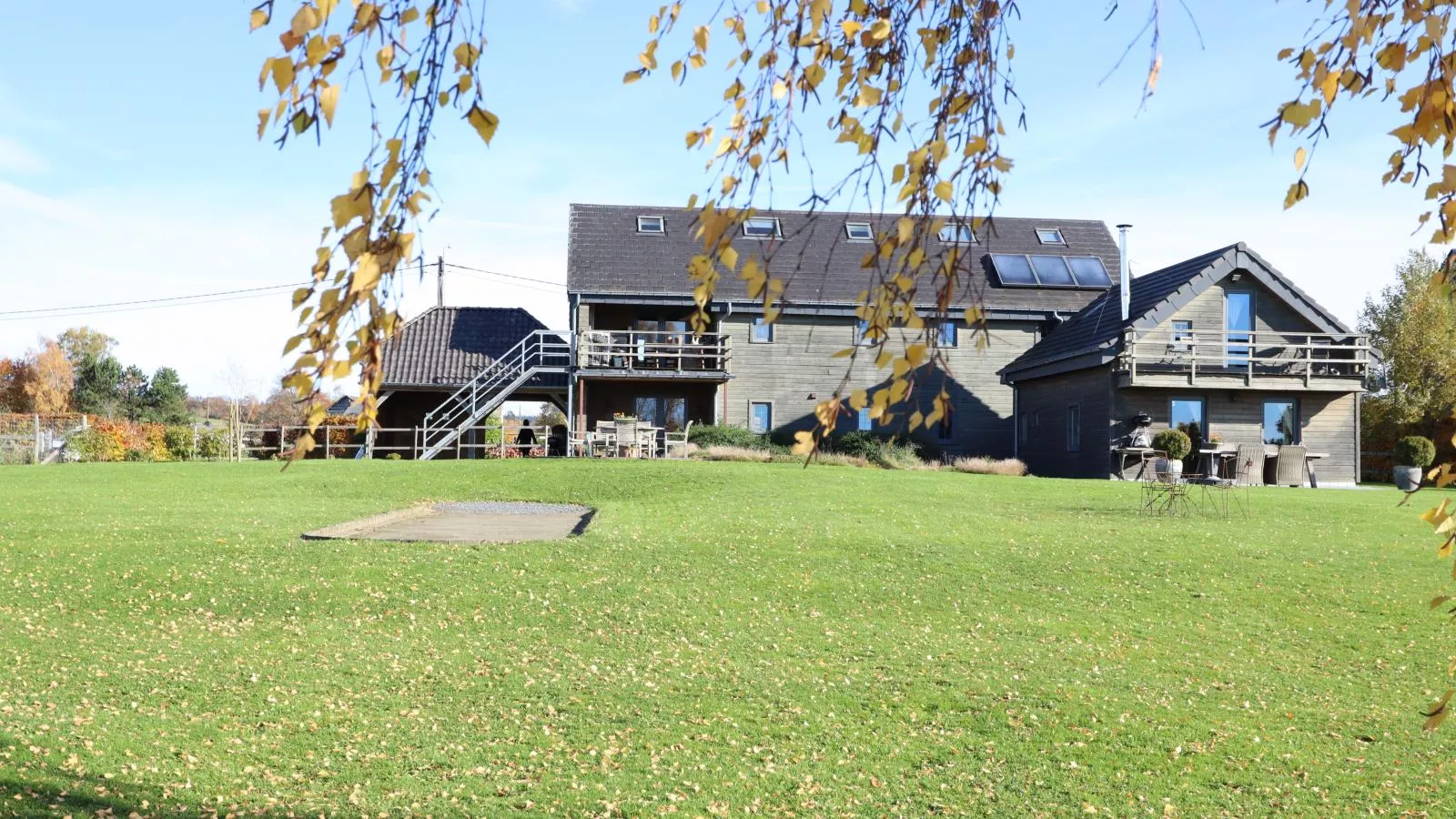 Petit Wilogne-Buitenkant zomer