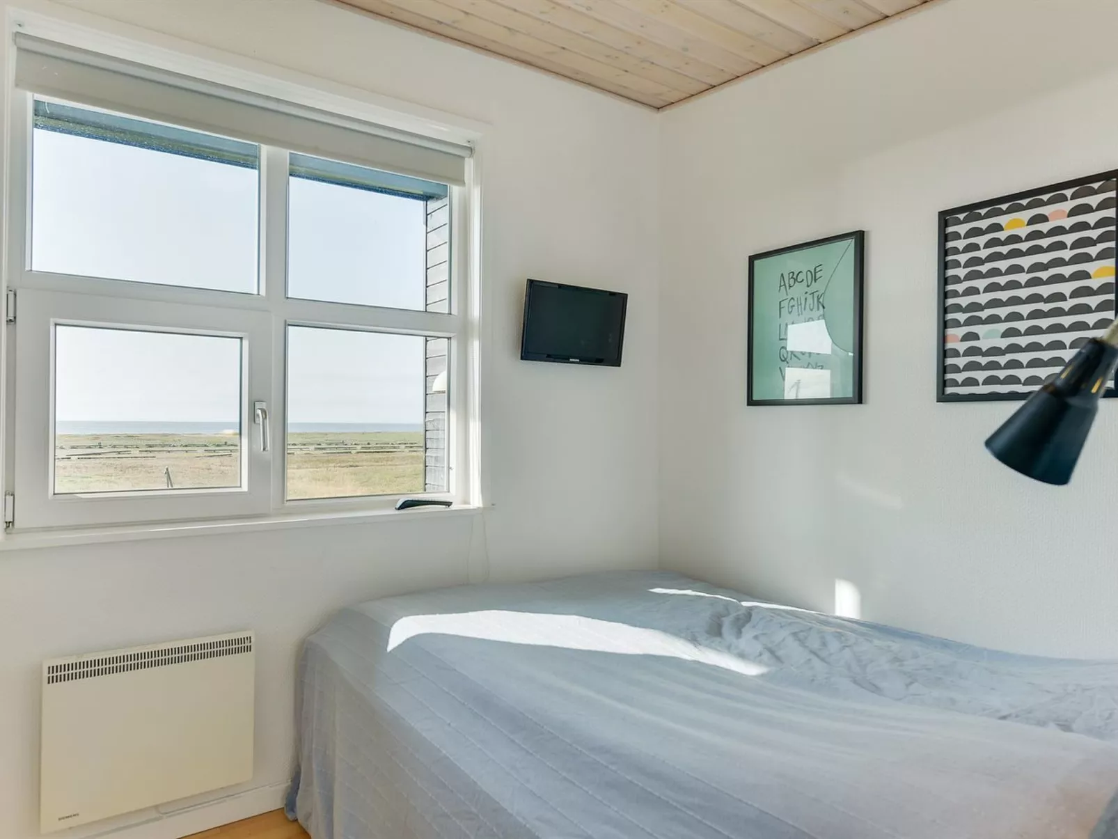 "Kaapo" - 300m from the sea-Binnen