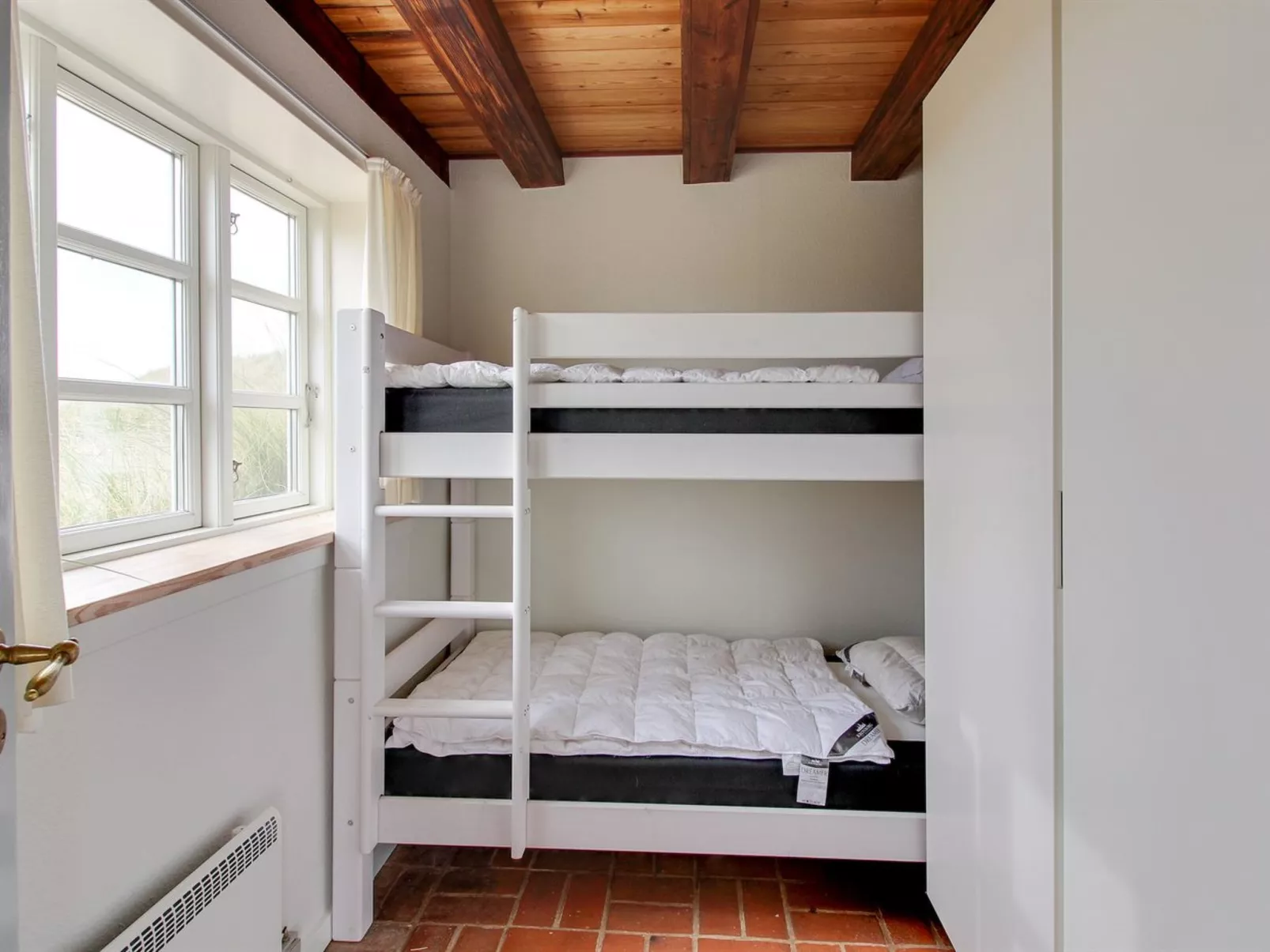 "Swanja" -  from the sea-Binnen