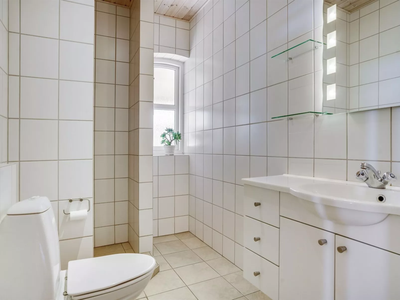 "Solvej" - 120m from the sea-Binnen