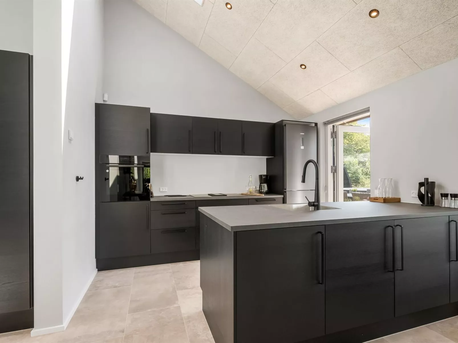 "Måns" - 500m to the fjord-Binnen