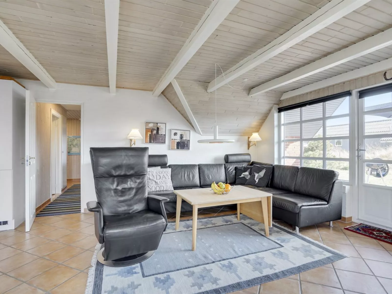 "Lavina" - 950m from the sea-Binnen