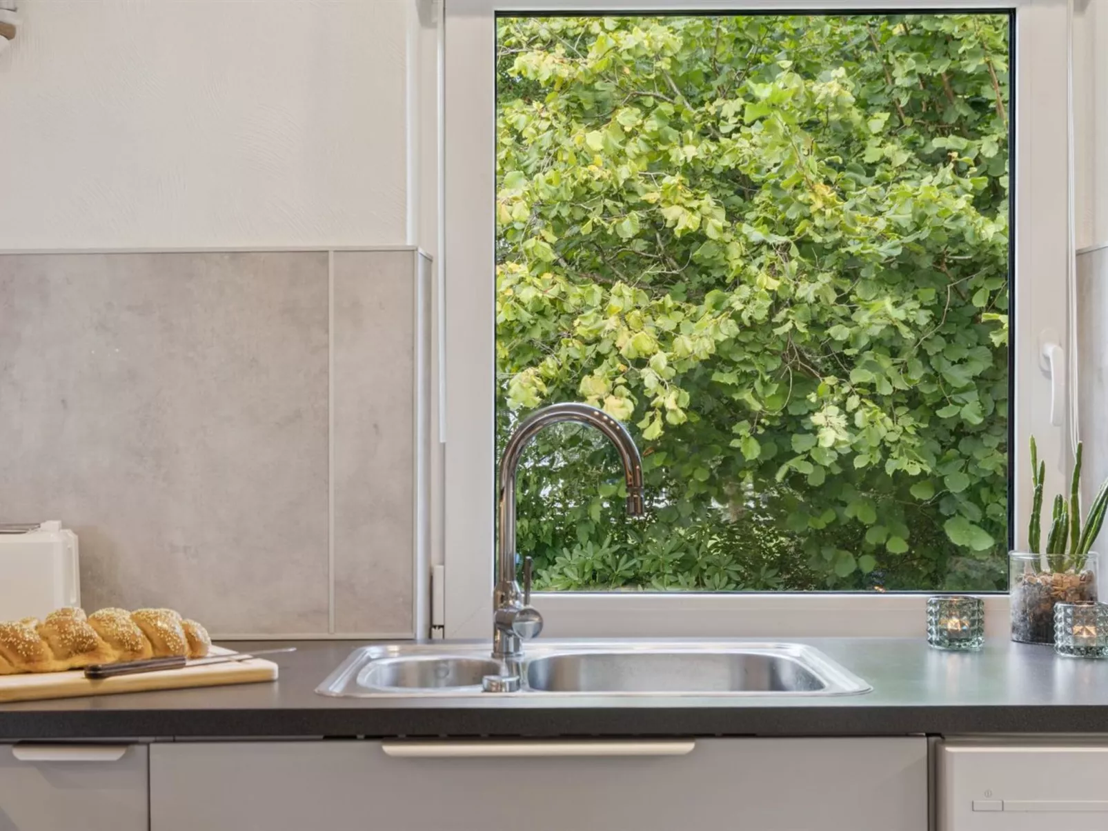 "Merit" - 800m from the sea-Binnen