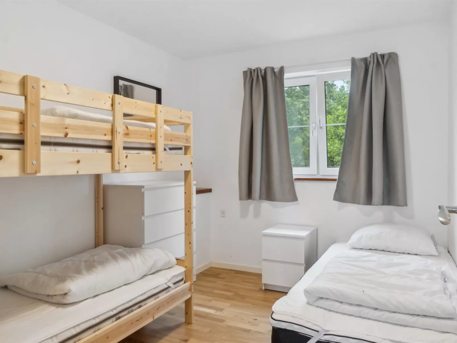 "Bjarka" - 700m from the sea-Binnen