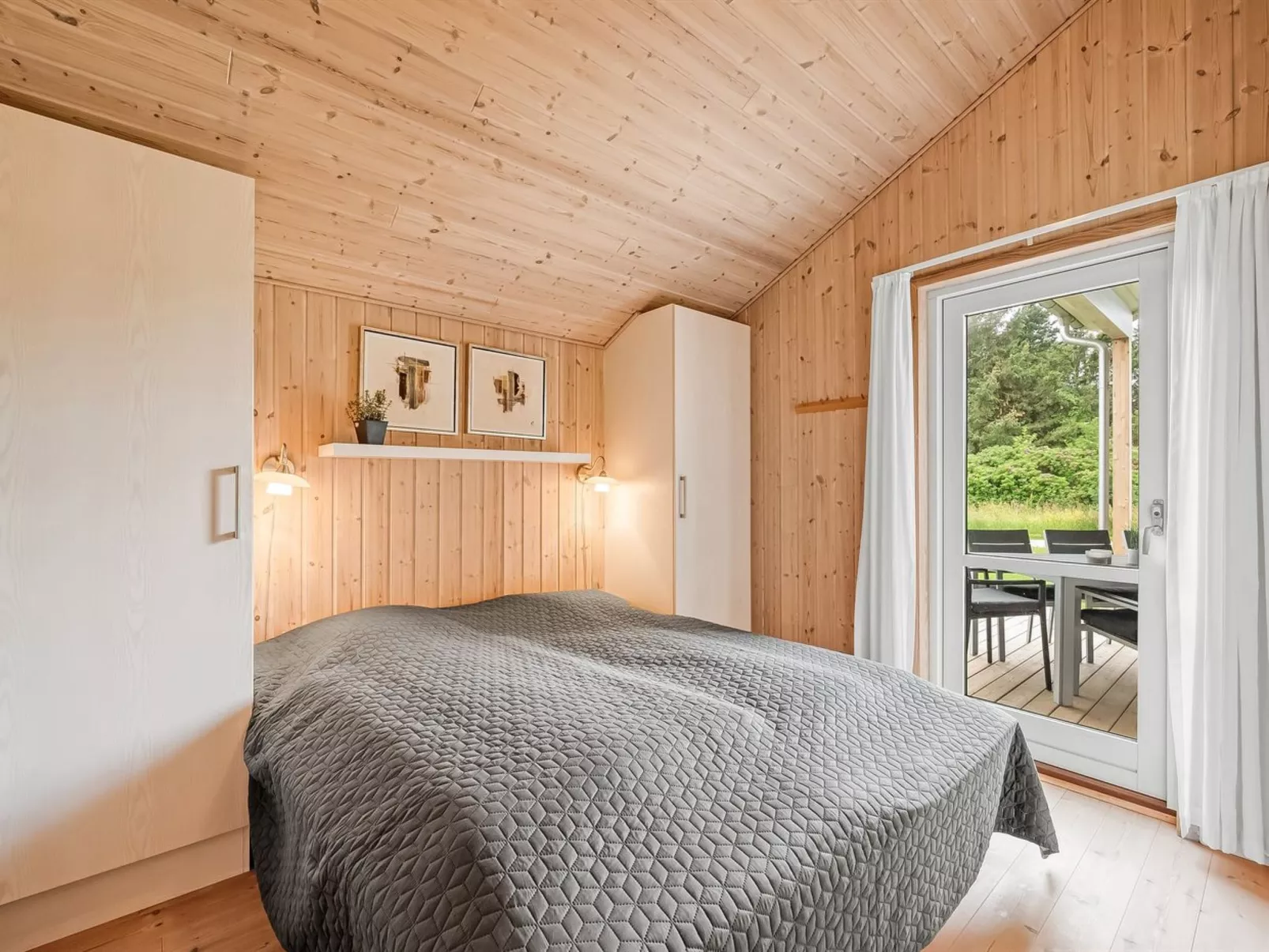 "Aurelie" -  from the sea-Binnen