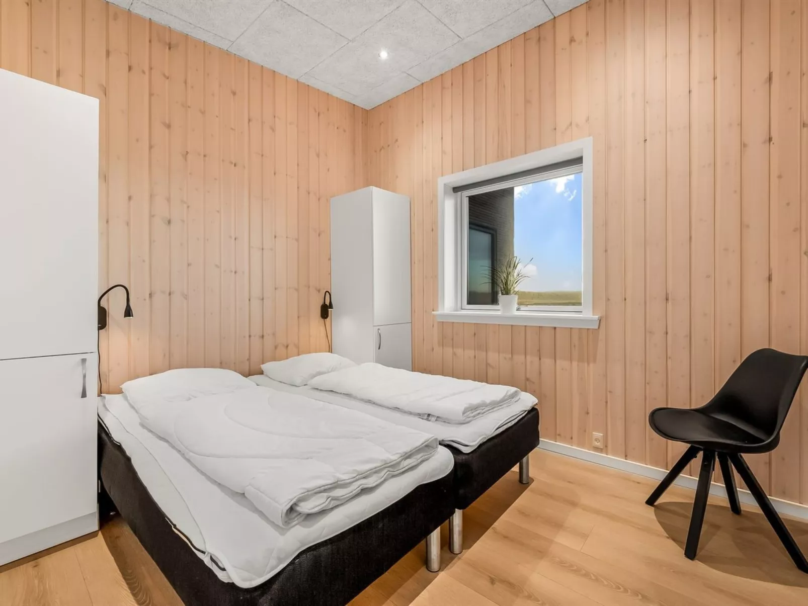 "Marius" - 400m from the sea-Binnen