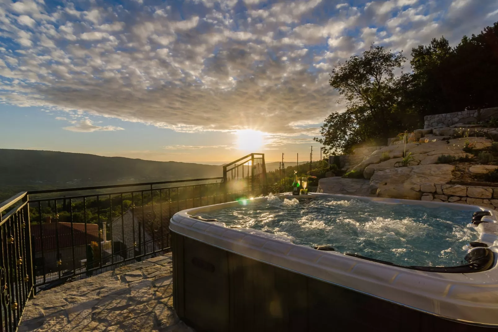 Villa Falcon Rook - Four-Bedroom Villa with Terrace and Swimming Pool-Spa