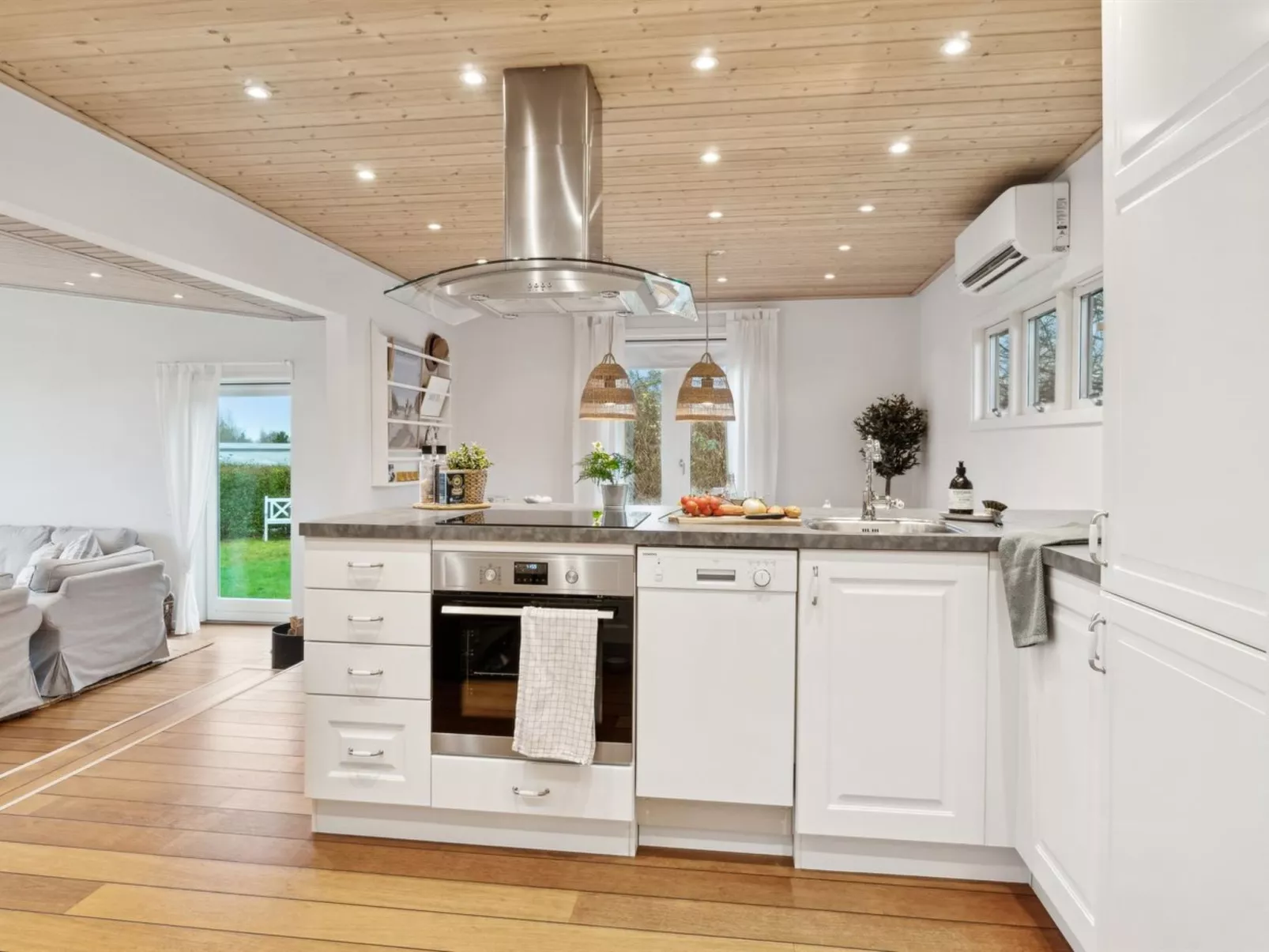 "Eero" - 175m to the fjord-Binnen