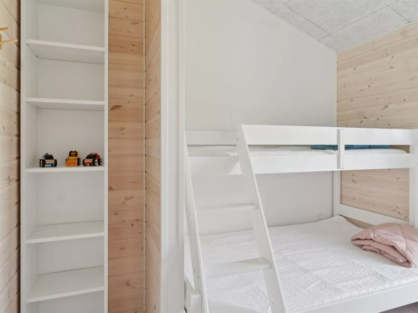 "Herulf" - 450m from the sea-Binnen