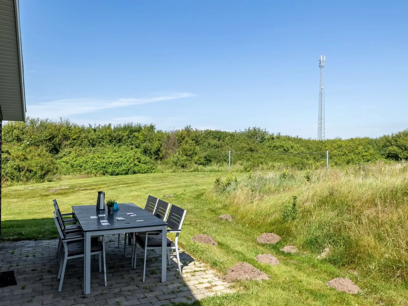 "Ernesta" -  from the sea-Buiten