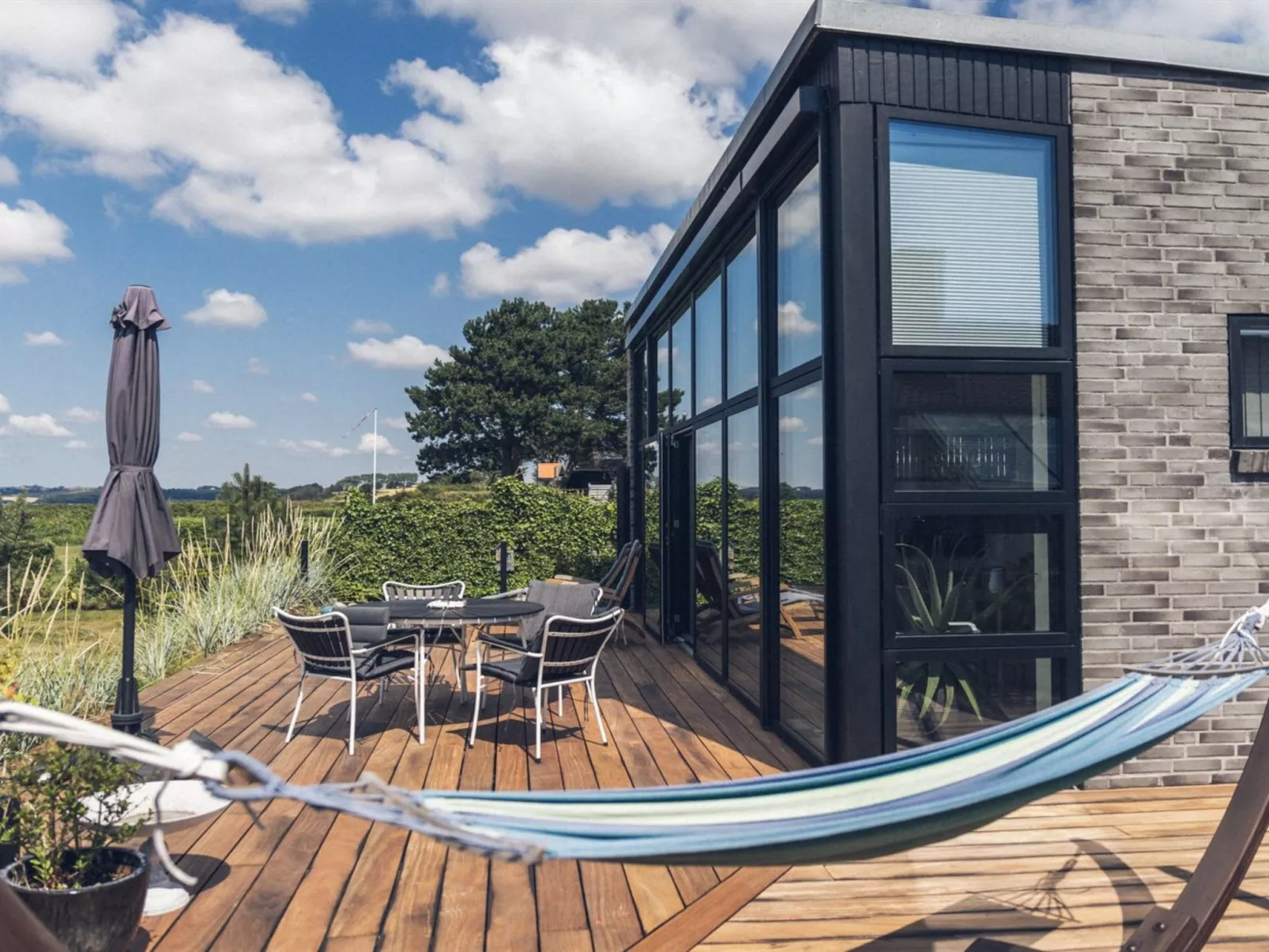 "Bondi" - 75m from the sea-Buiten