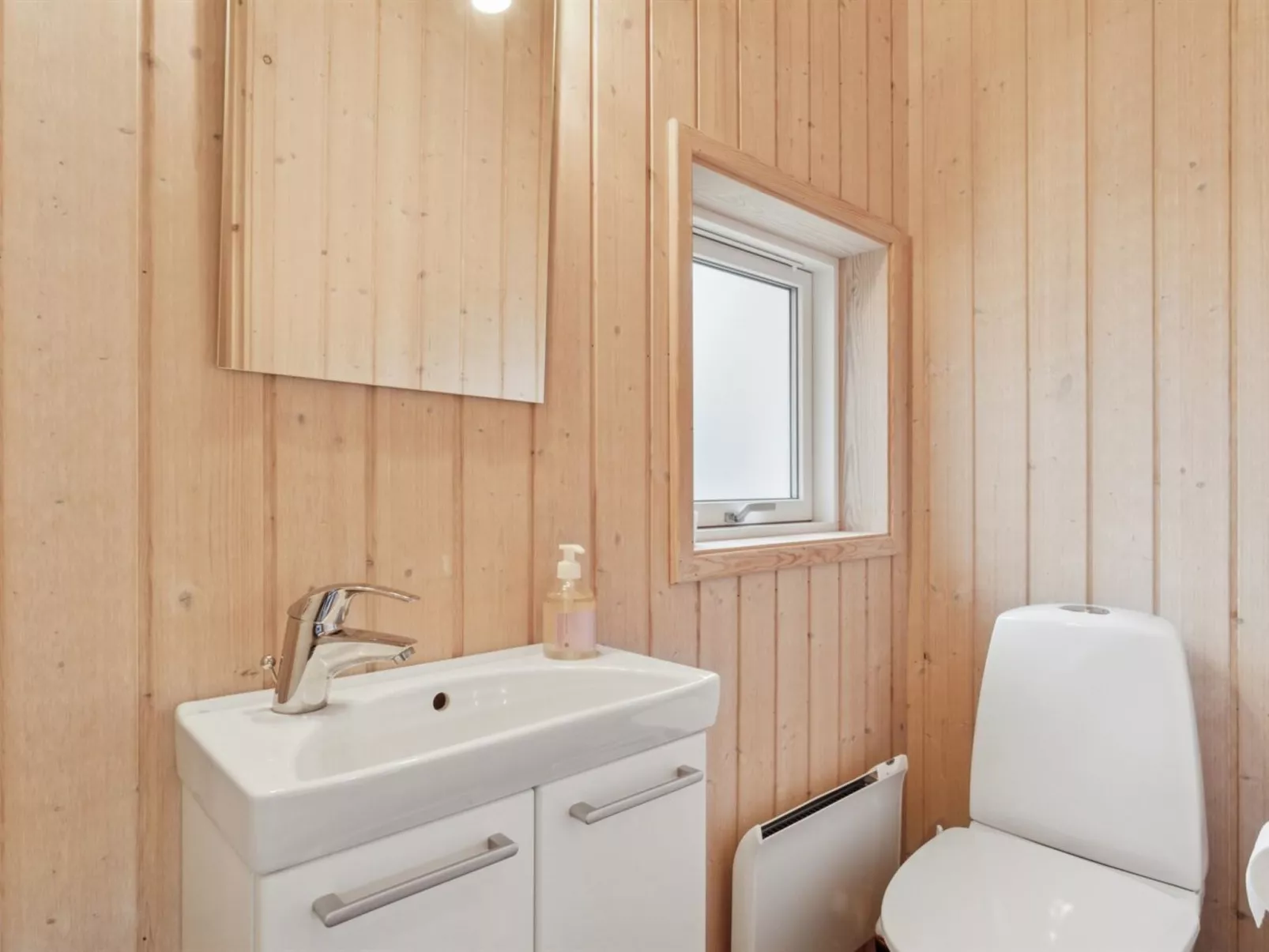 "Hawarth" - 275m from the sea-Binnen