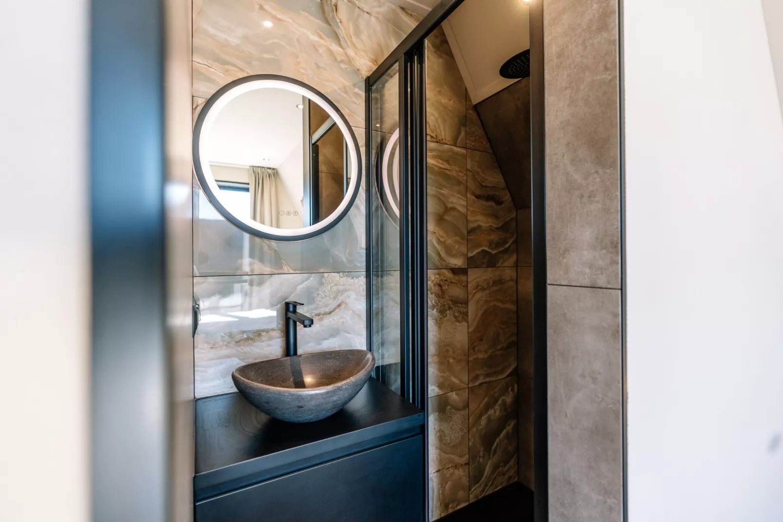 Villa Watergloed | 10 personen-Badkamer