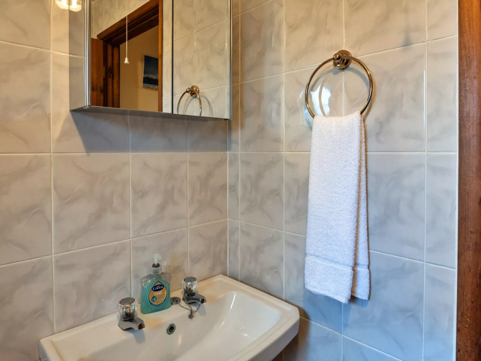 No.1 Gladys' Orchard-Binnen