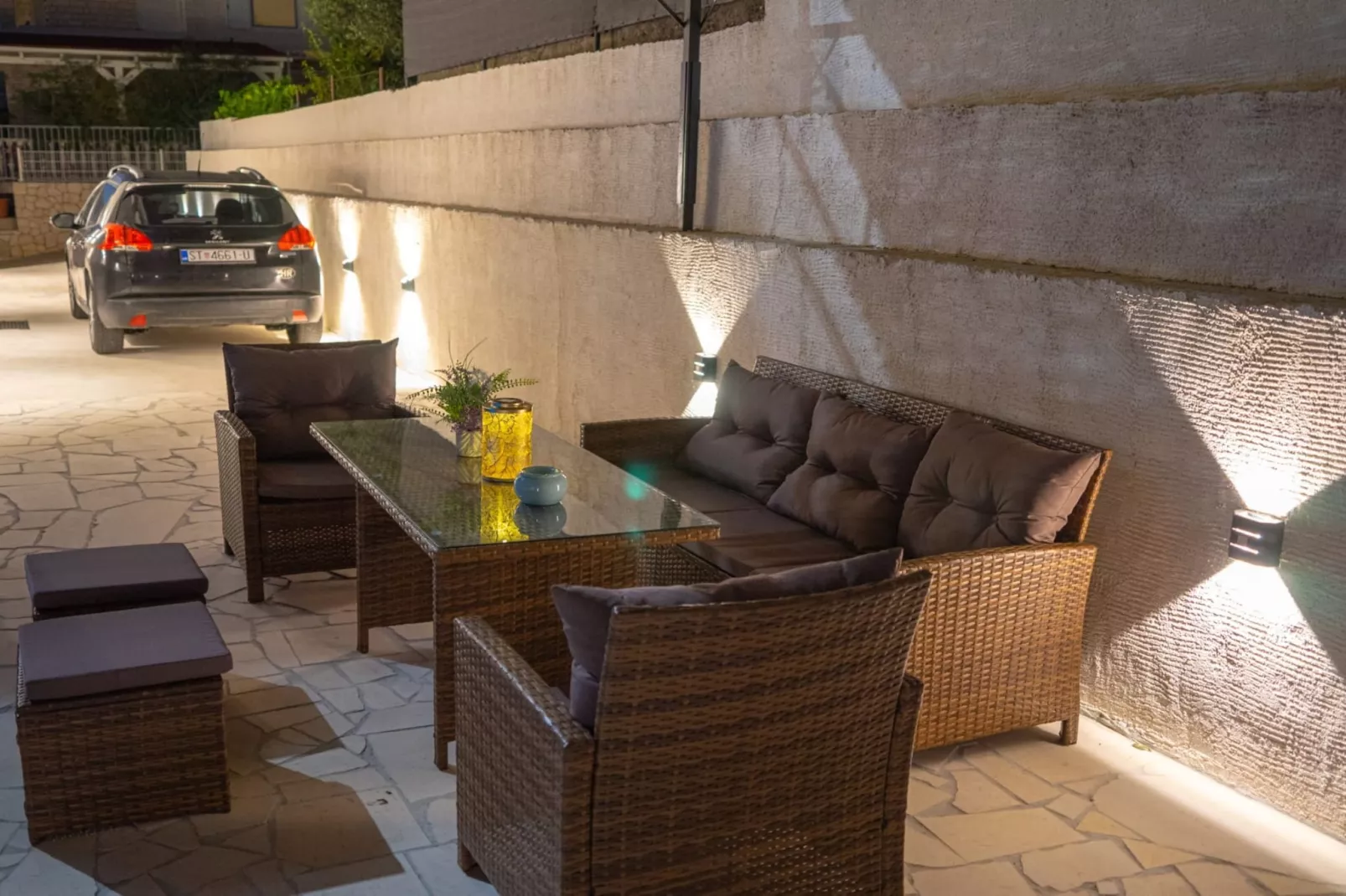 One-Bedroom Apartment (A4)-Parkeerplaats