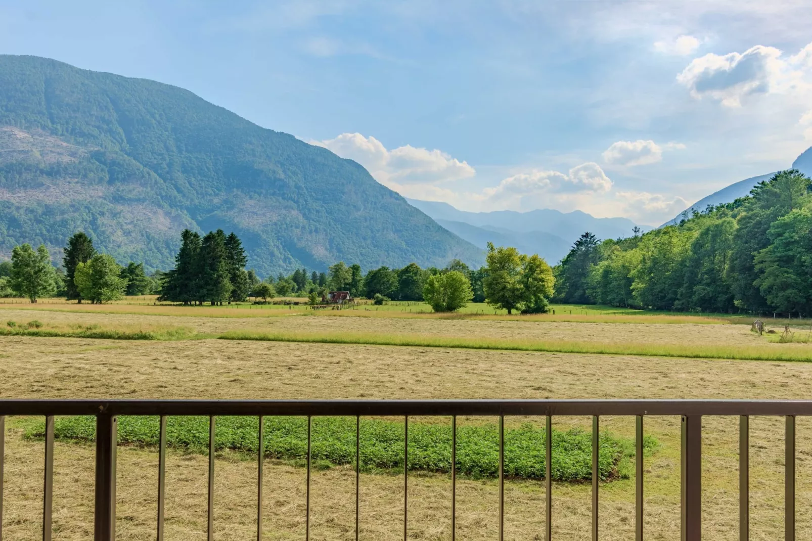 Bovec Chic Apartment with Sauna - One Bedroom Apartment with Balcony-Terrasbalkon