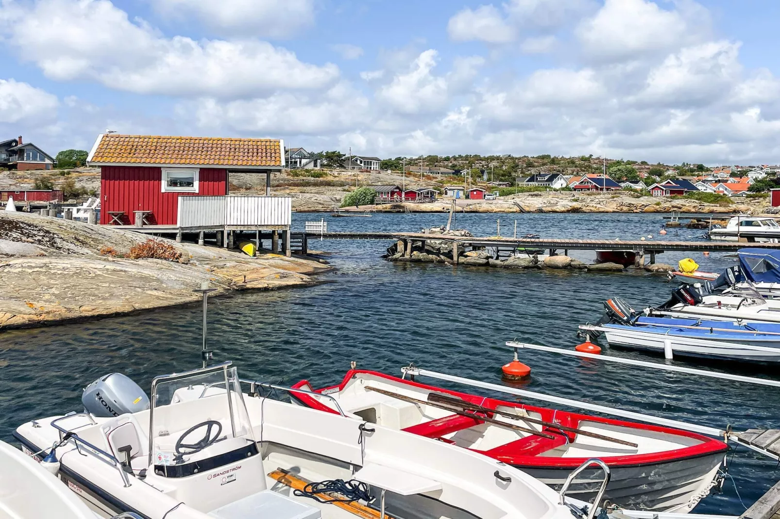 Kustwoning in Sandvik met zwembad-Buitenlucht