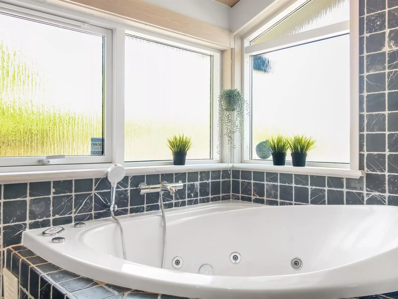 "Elvan" - 450m from the sea-Binnen