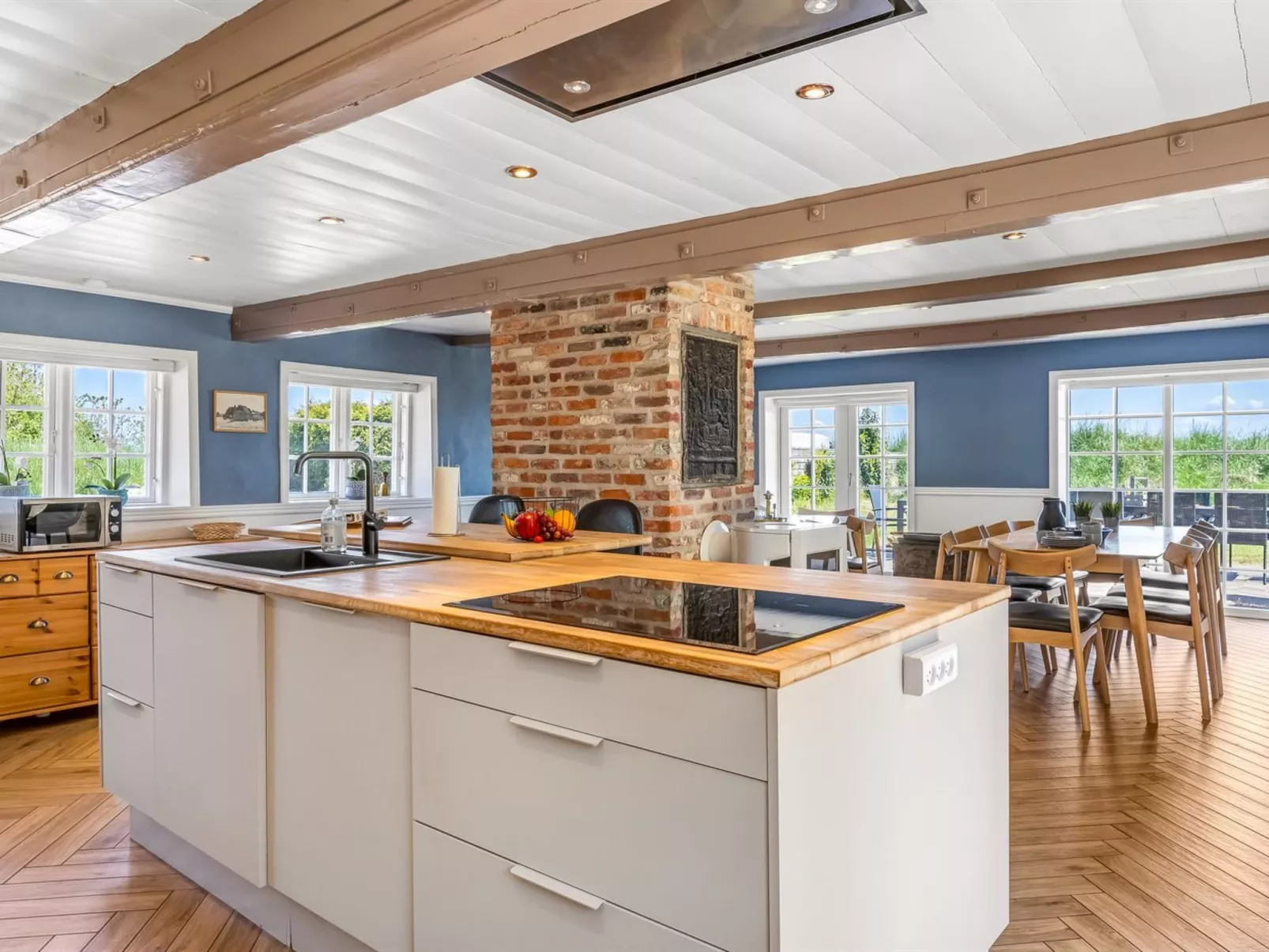 "Narvik" - 4.5km from the sea-Binnen