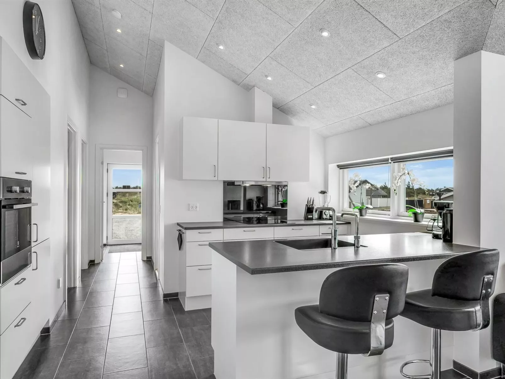 "Ennie" -  from the sea-Binnen