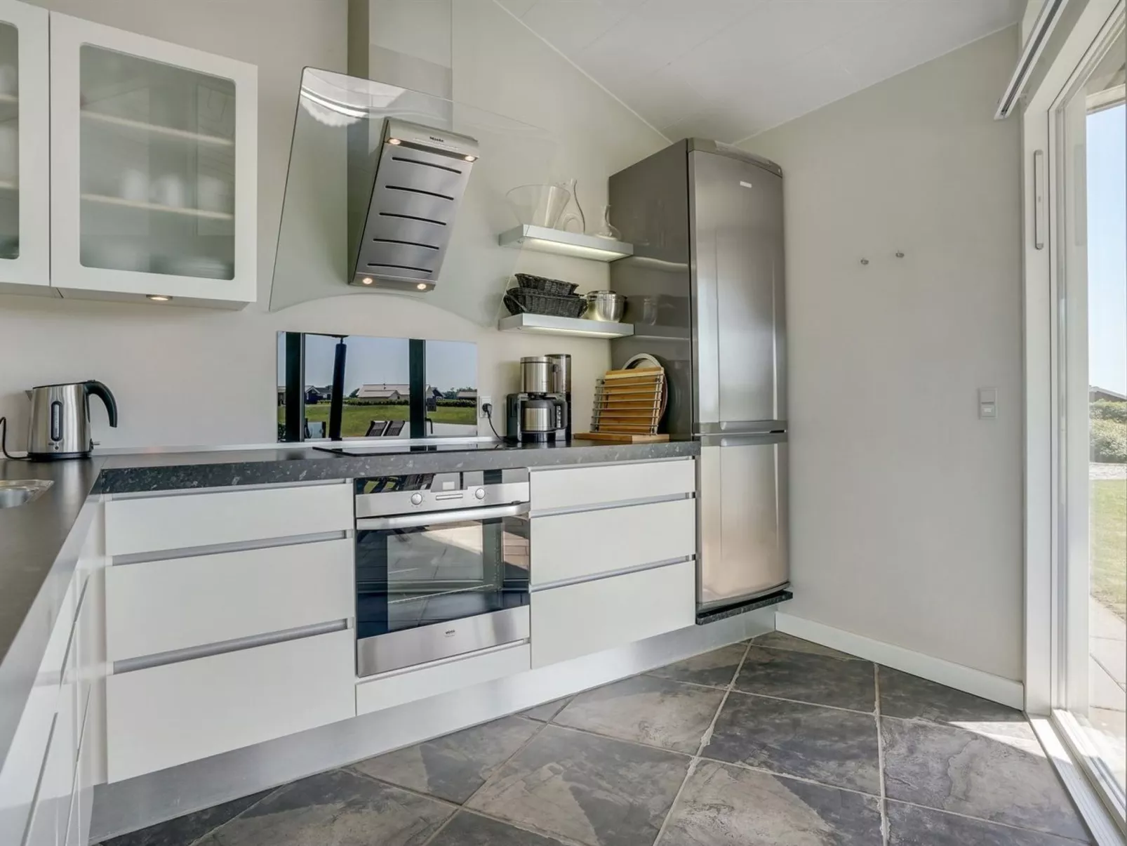 "Helena" - 250m from the sea-Binnen