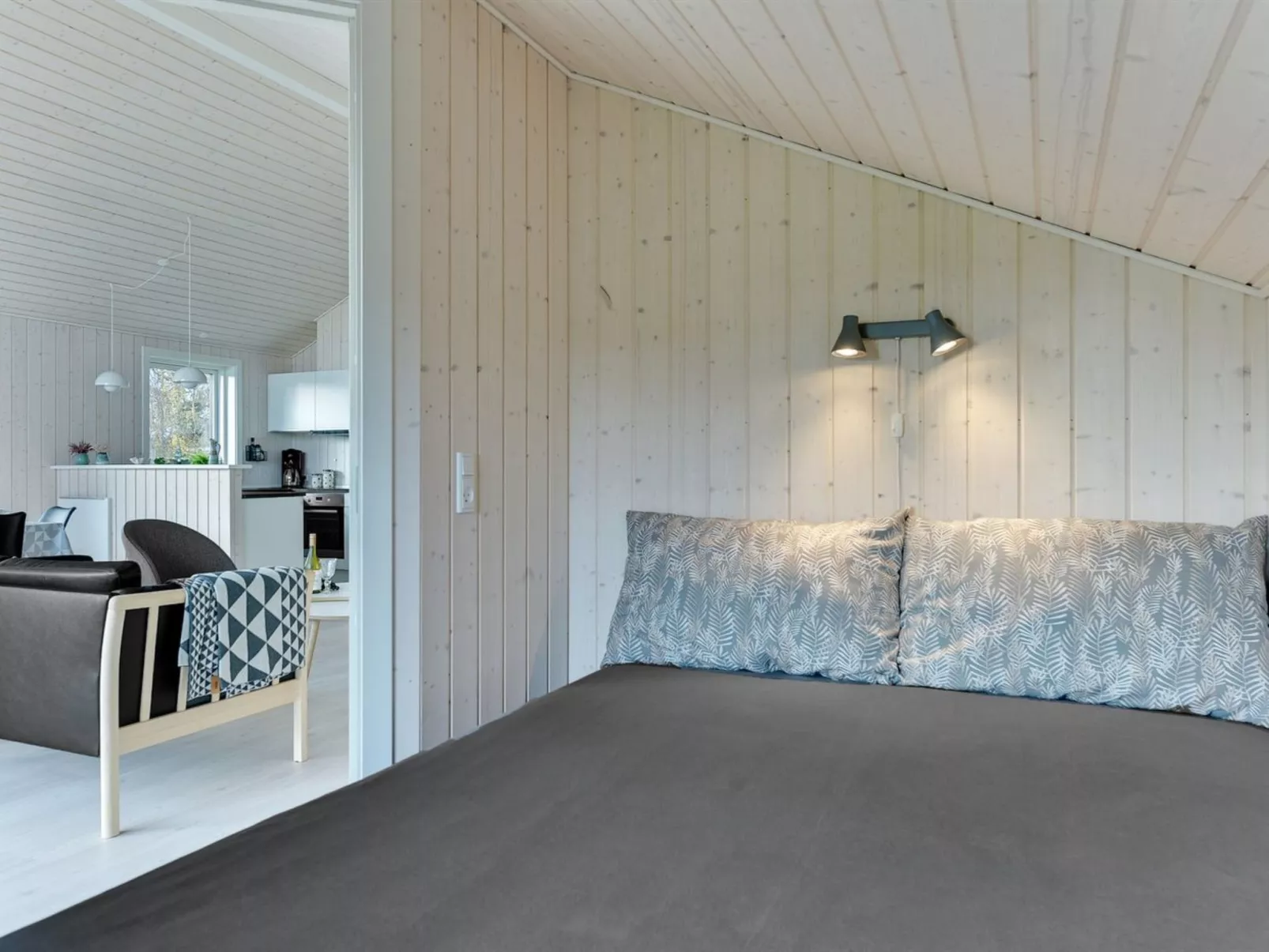 "Sighfrith" - 150m from the sea-Binnen