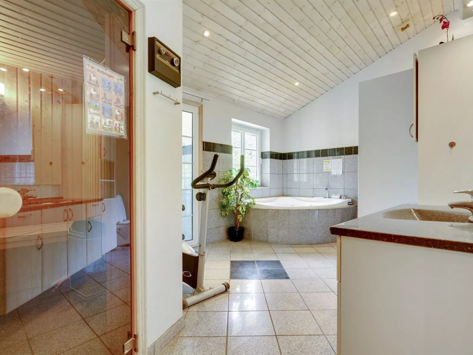 "Liliana" - 800m from the sea-Binnen