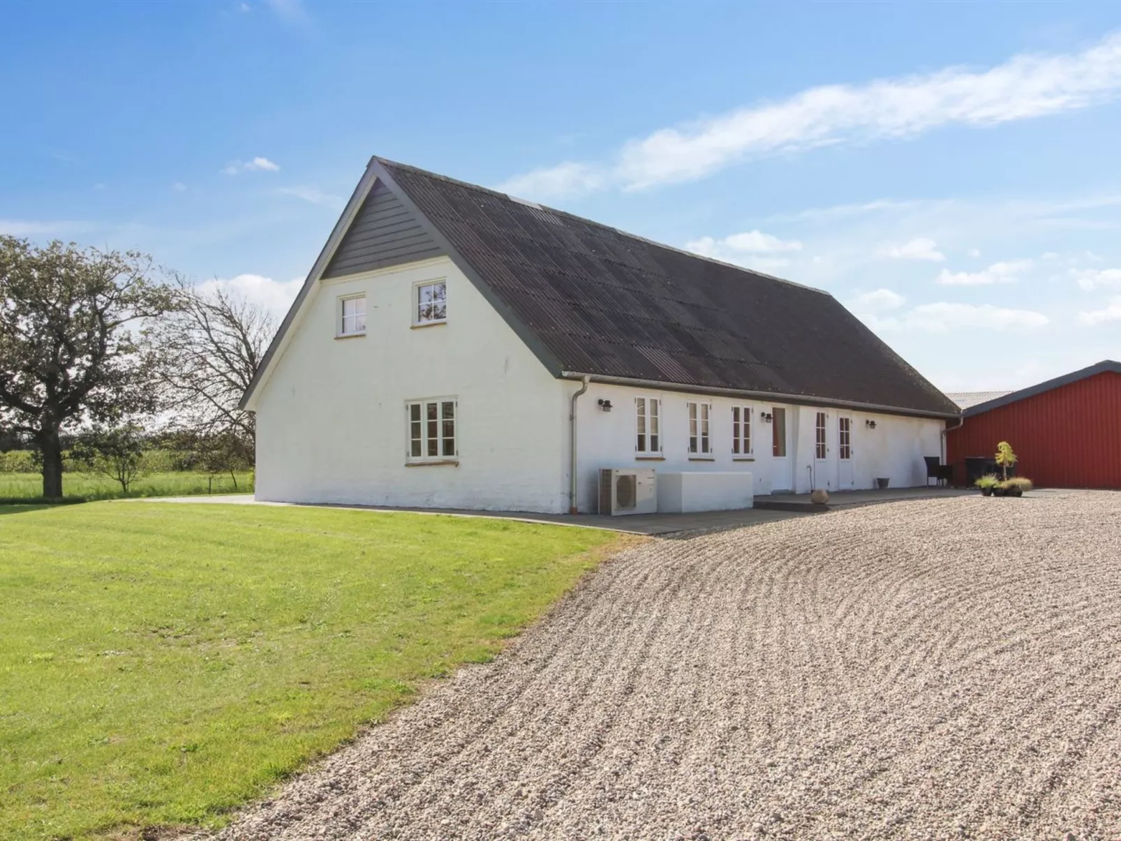 "Dolfine" - 15km from the sea-Buiten