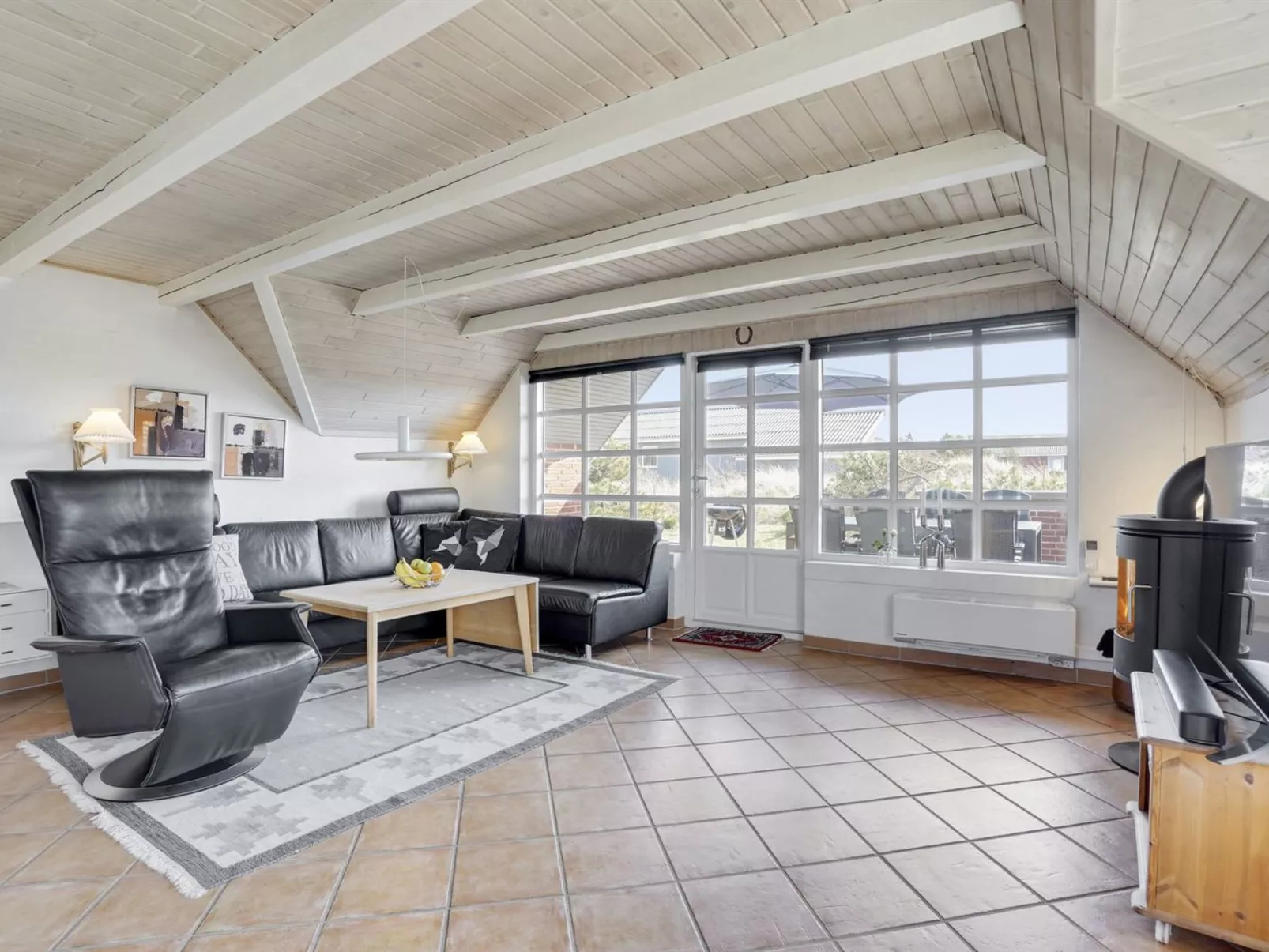 "Lavina" - 950m from the sea-Binnen