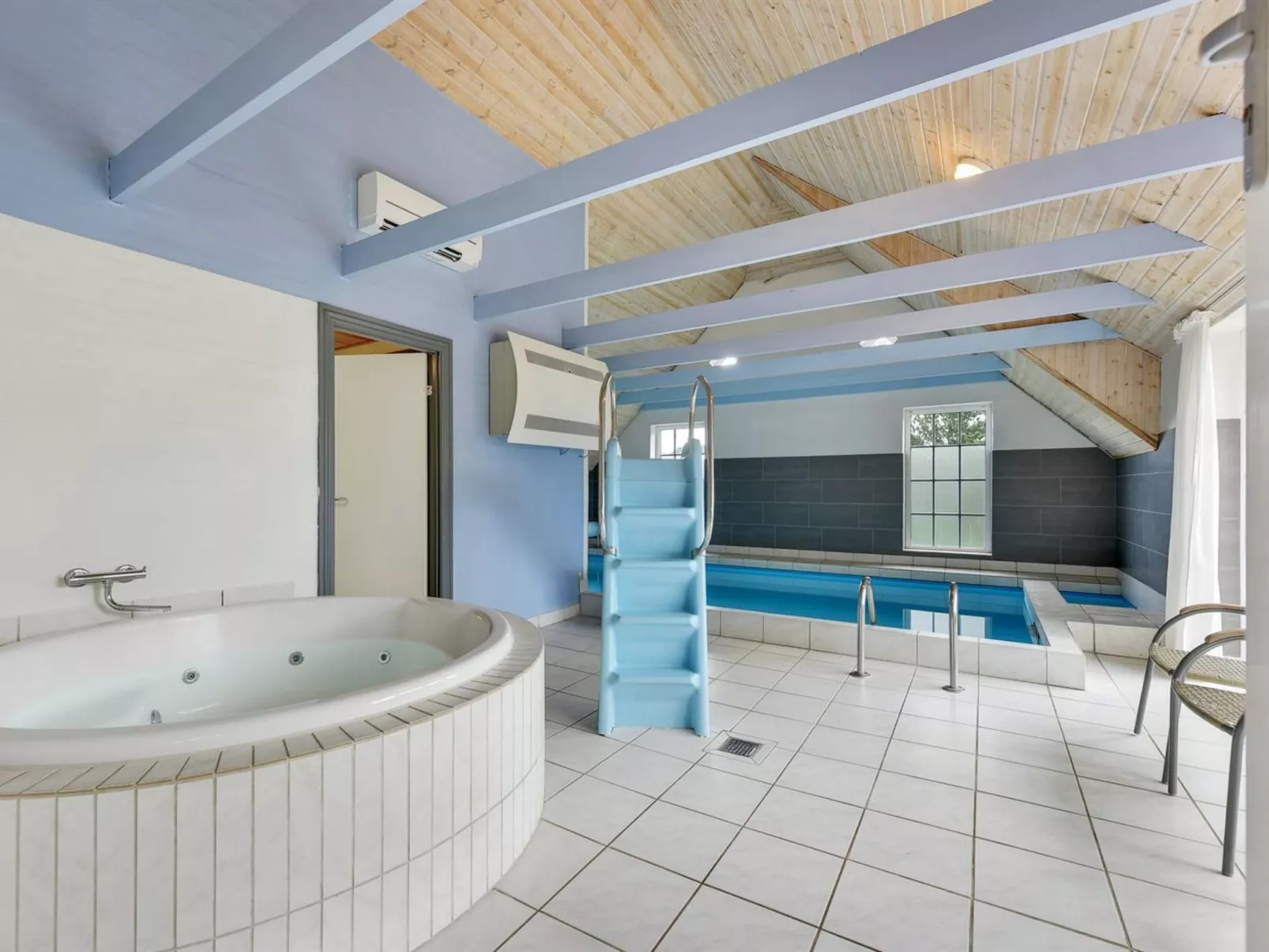 "Jorkin" - 1.8km from the sea-Binnen