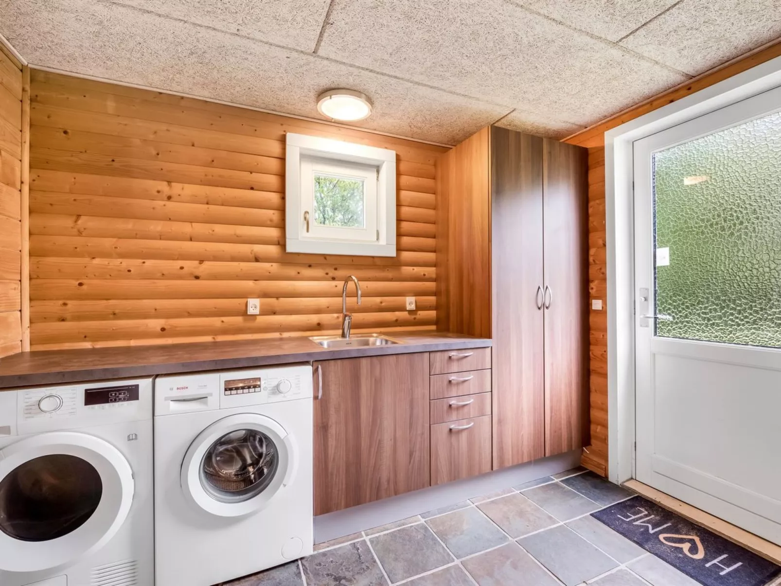 "Yvonna" - 350m to the fjord-Binnen