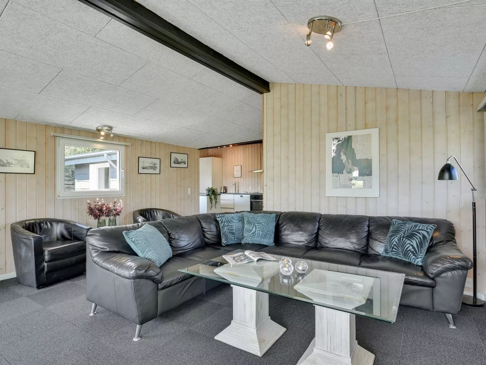 "Jess" -  from the sea-Binnen