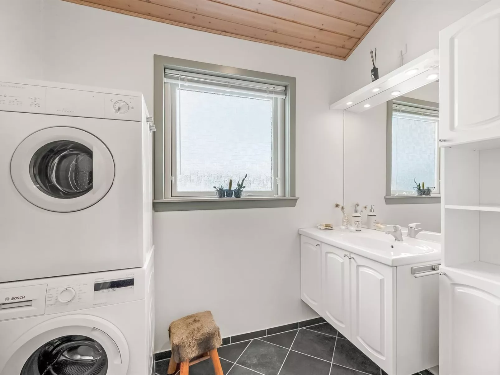 "Kai" - 500m to the fjord-Binnen