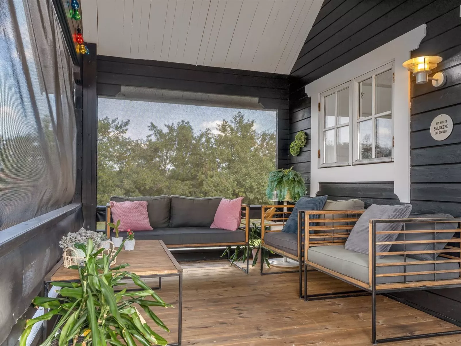 "Gizella" - 500m to the fjord-Buiten