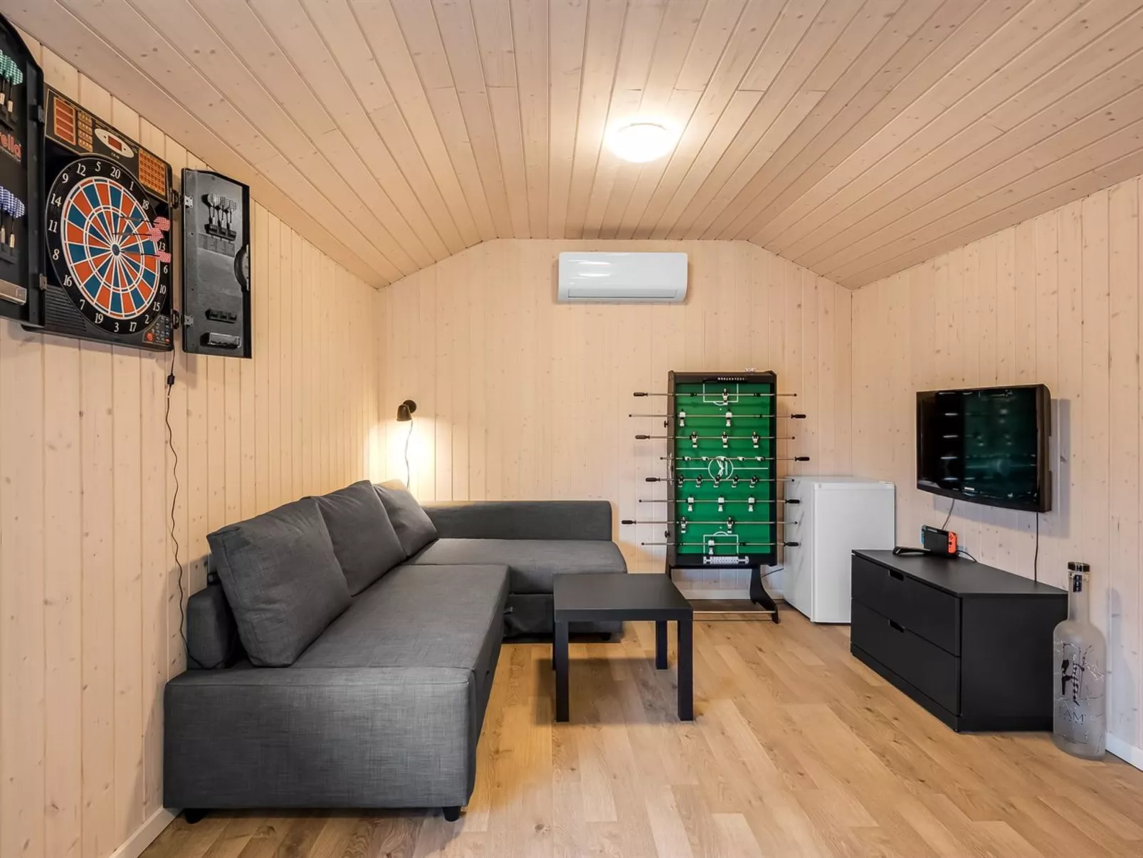 "Cristiana" - 1km to the fjord-Binnen