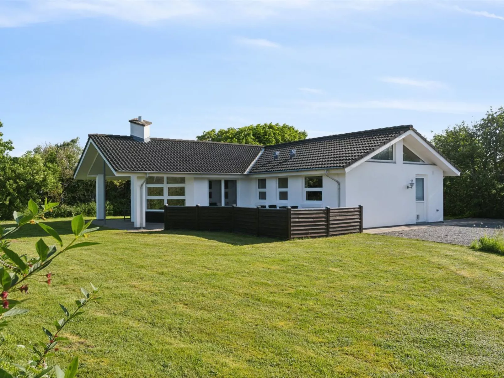 "Ljuba" - 1.3km from the sea-Buiten