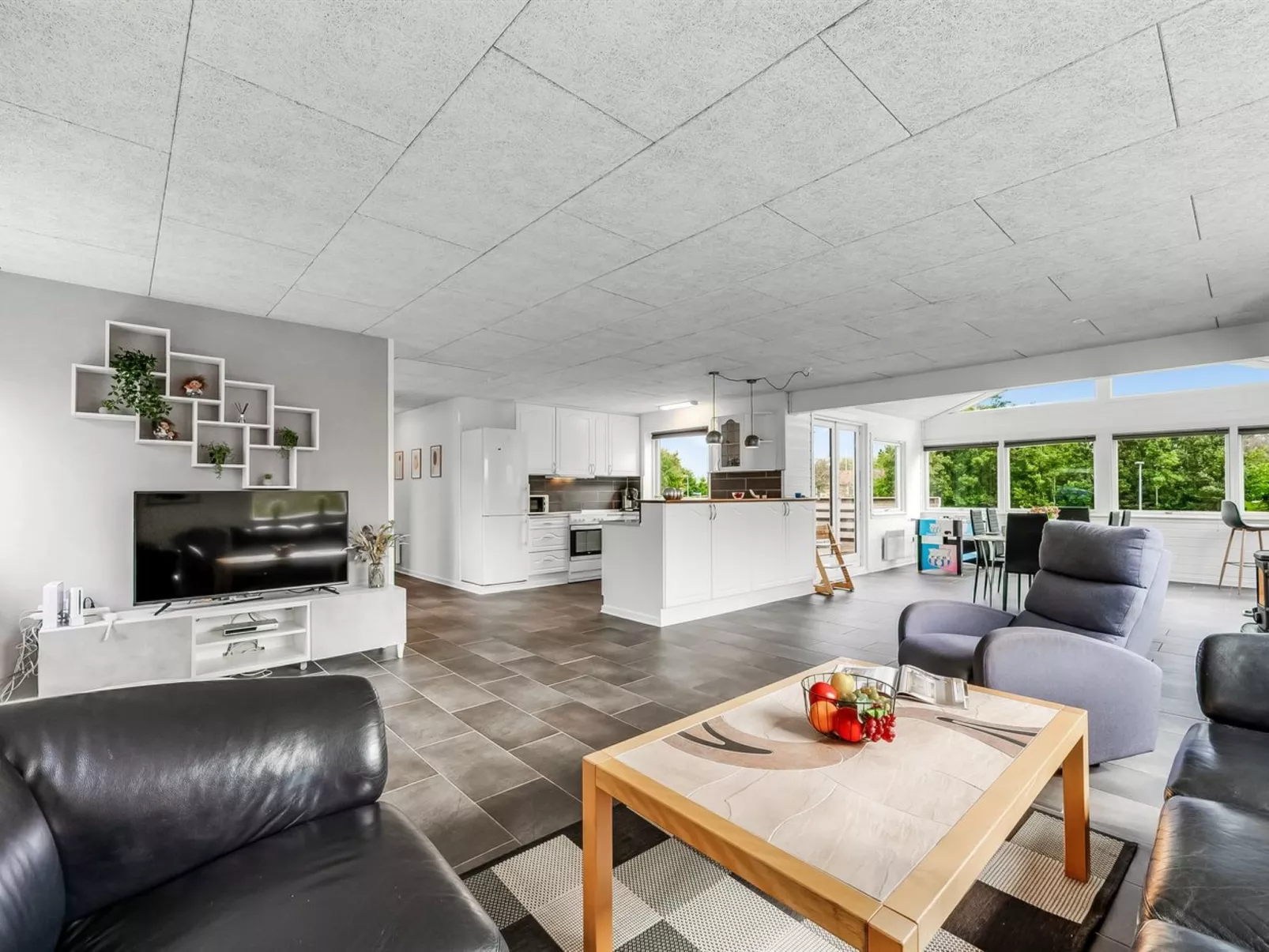 "Amine" - 300m to the fjord-Binnen