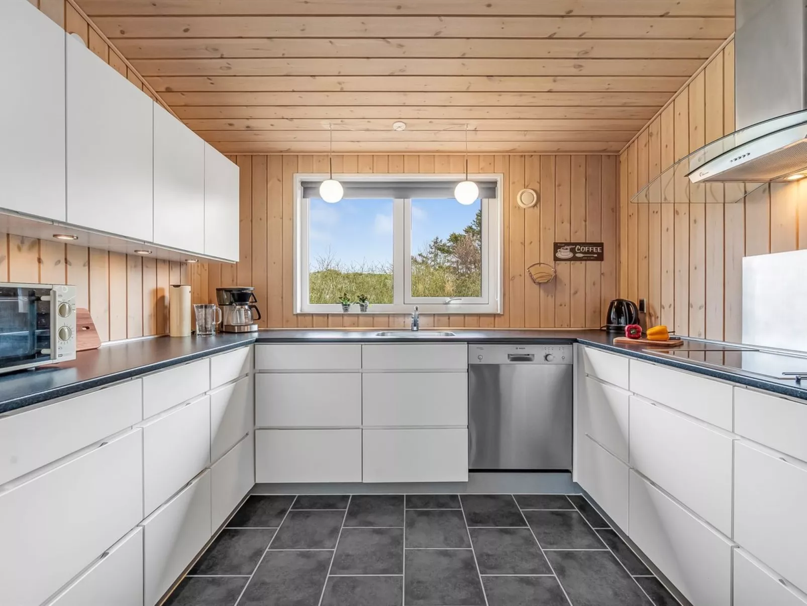 "Anelise" - 800m to the fjord-Binnen