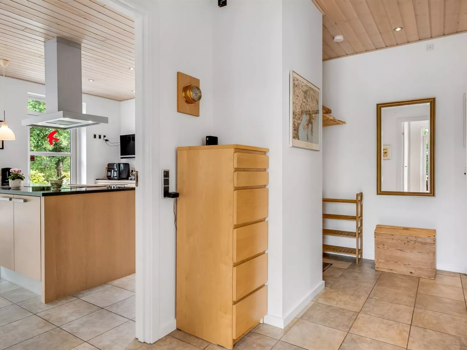 "Jyrki" - 100m from the sea-Binnen