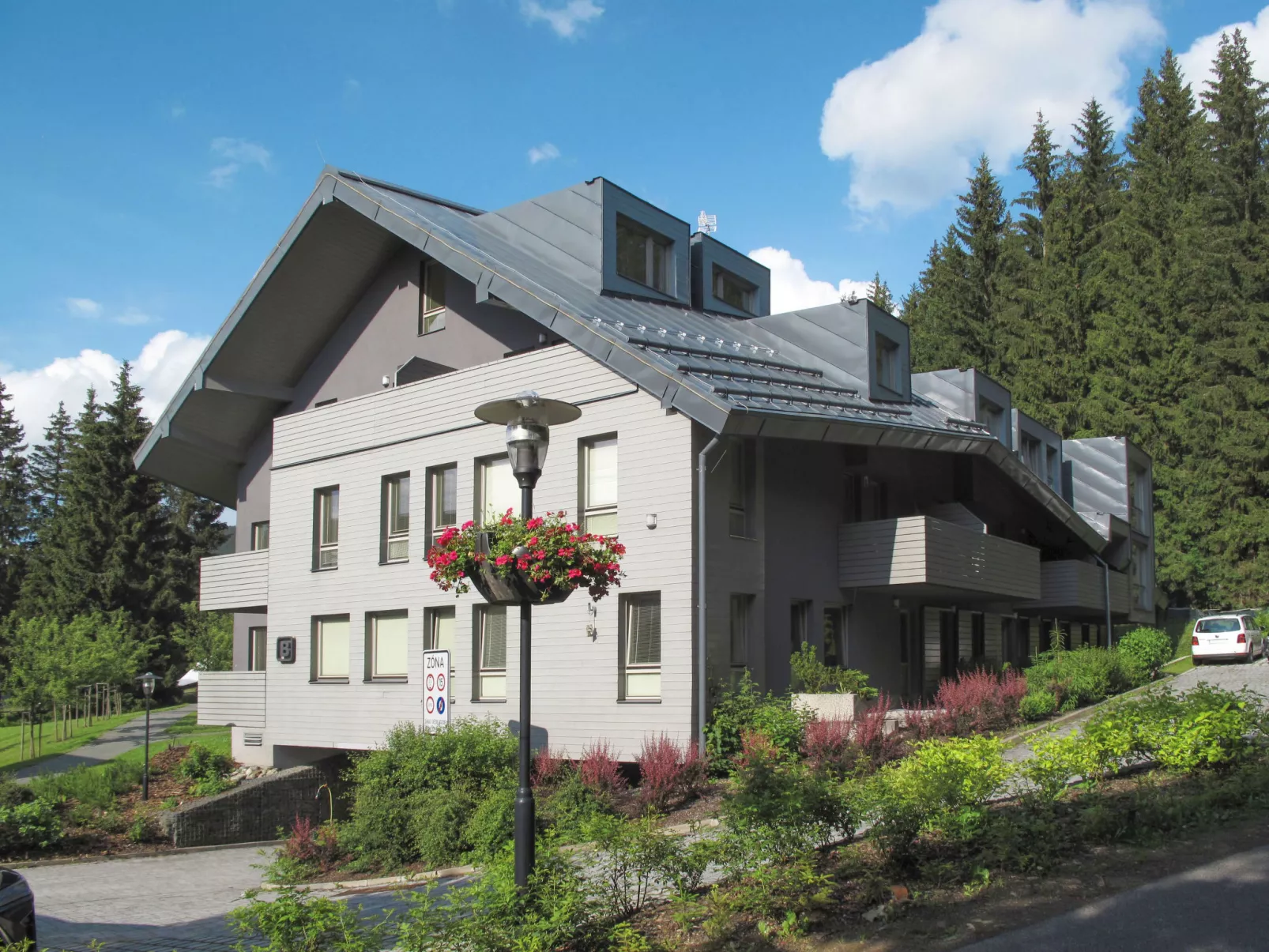 Resident Harrachov B-Buiten