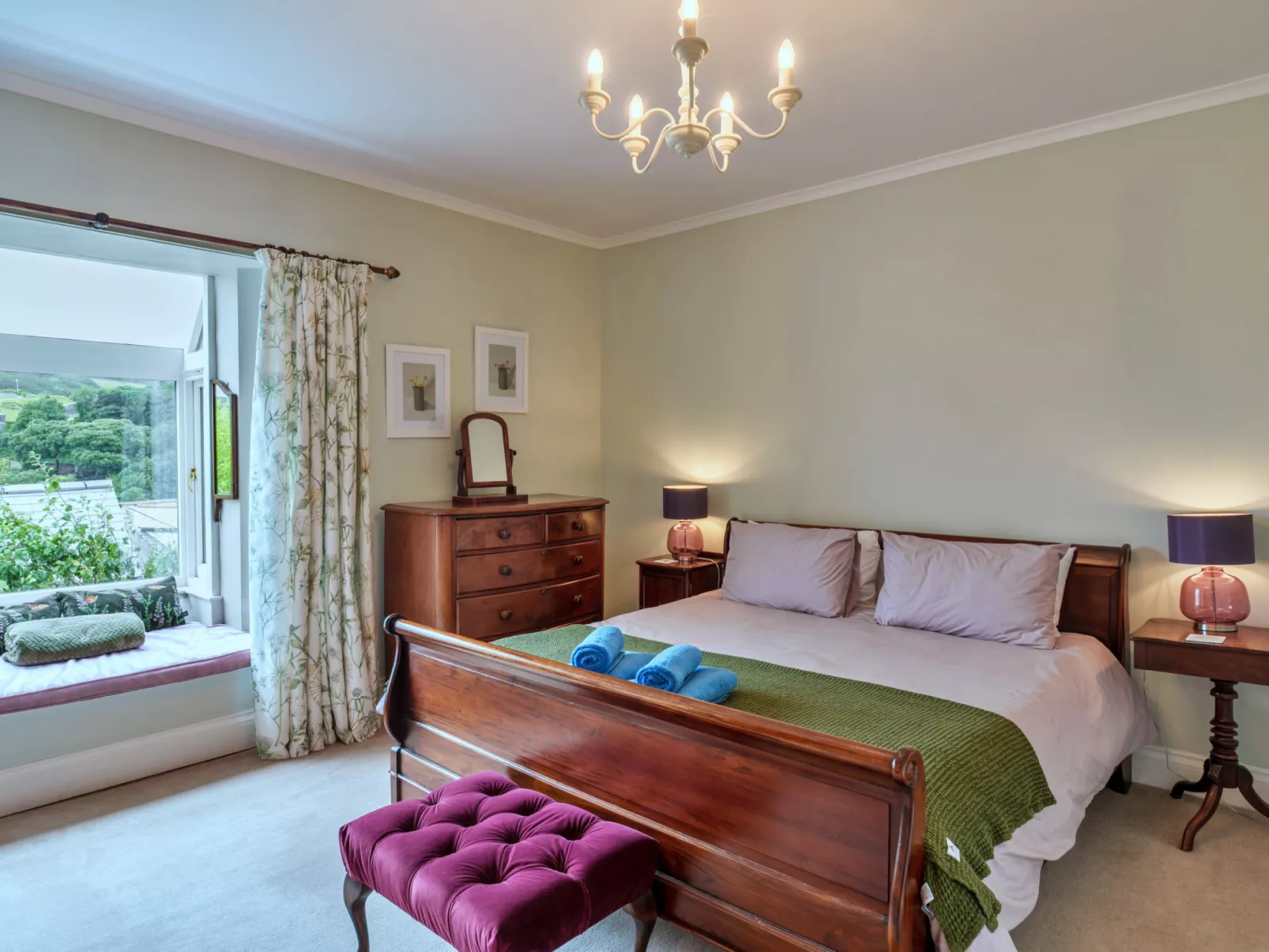 Hillside House-Binnen