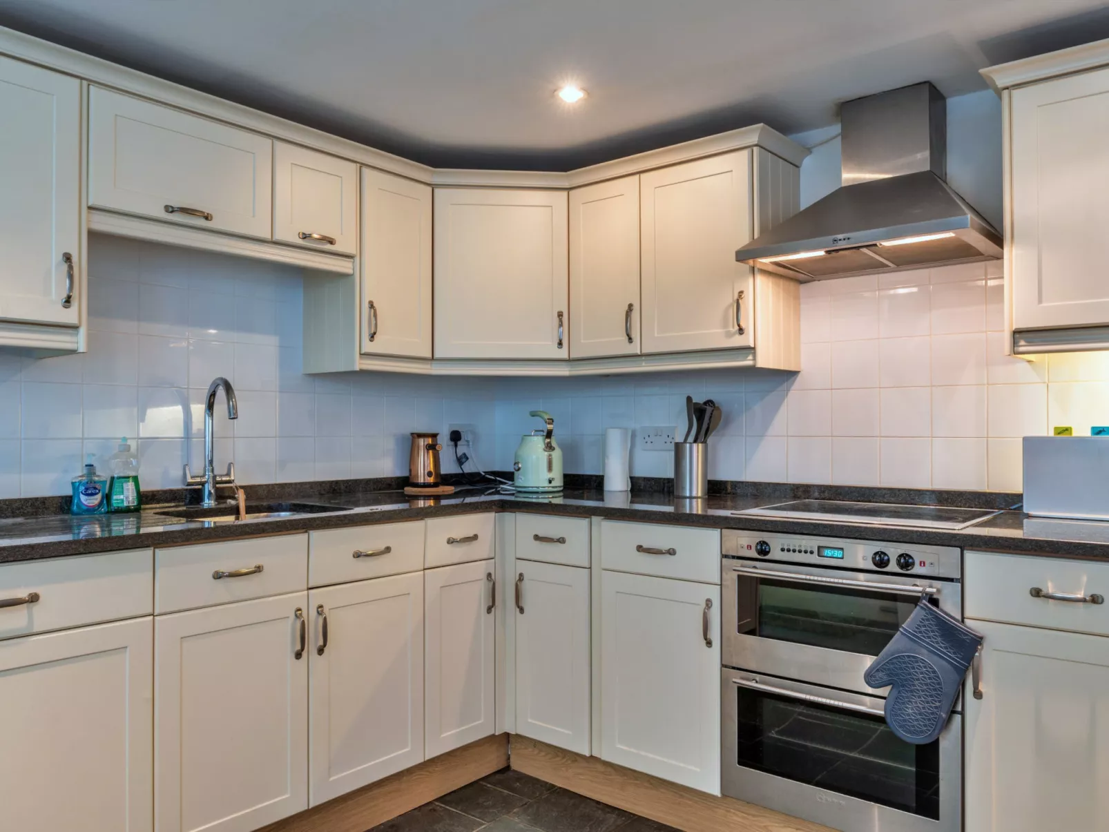 The Old Store-Binnen