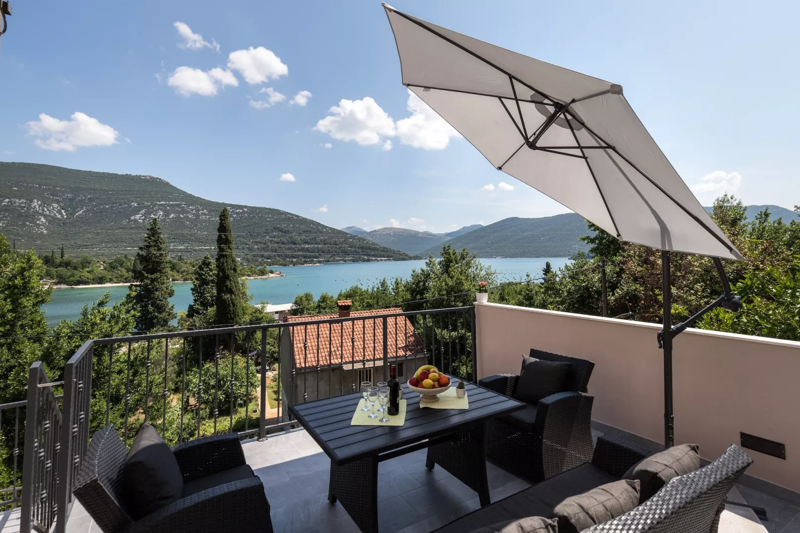 Holiday Home Monika - Two Bedroom Holiday Home with Terrace and Sea View-Terras