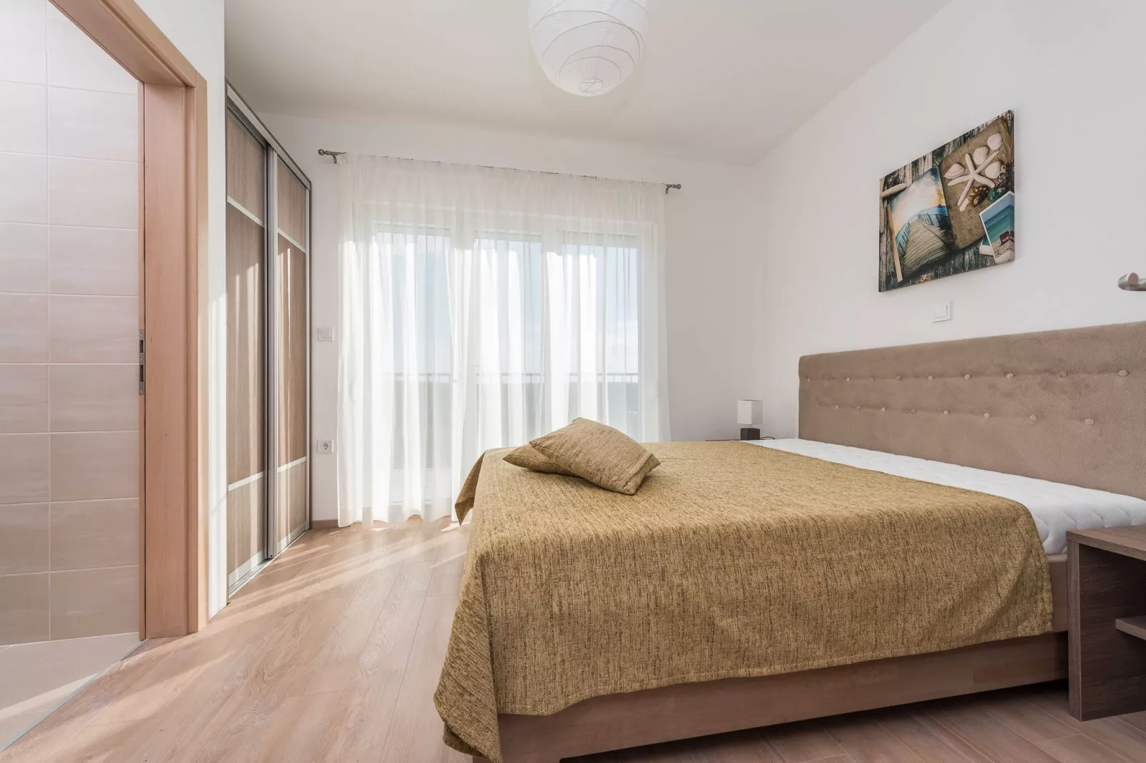 Luxury Escape with Swimming Pool & Modern Design -  Classic Four Bedroom Villa with Sea View and Private Pool ( Villa 3)-Slaapkamer