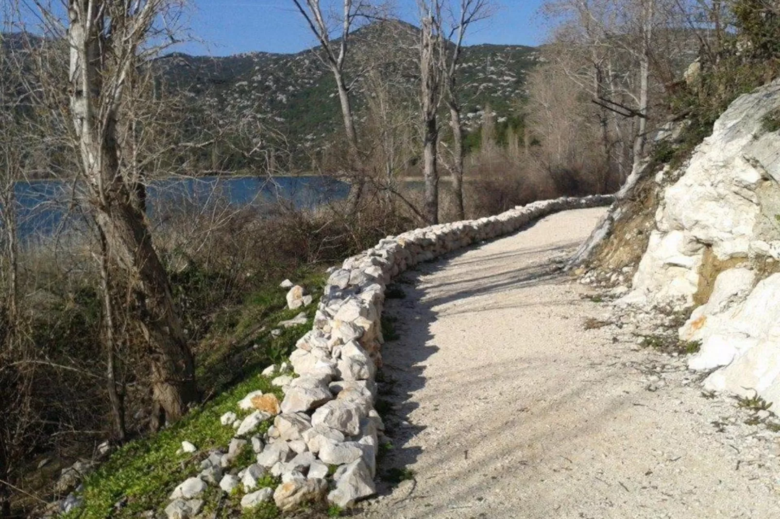 Two-Bedroom Apartment With Lake View-Buitenlucht