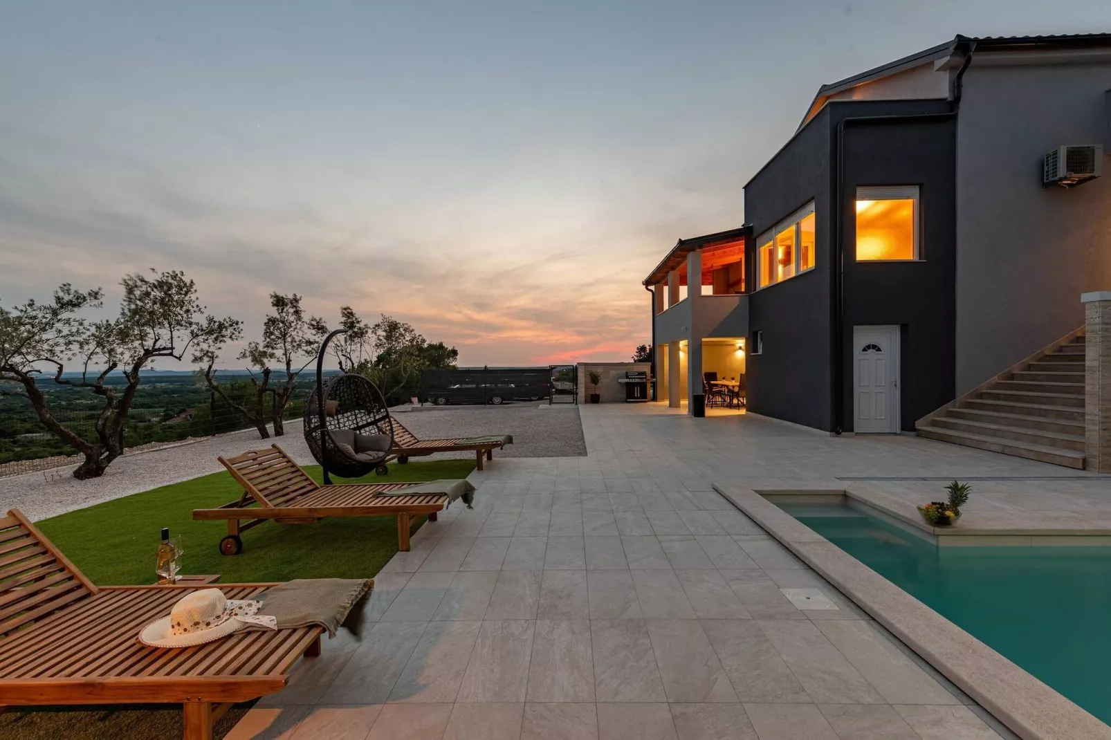 Villa Pezer with heated pool & sauna-Zwembad