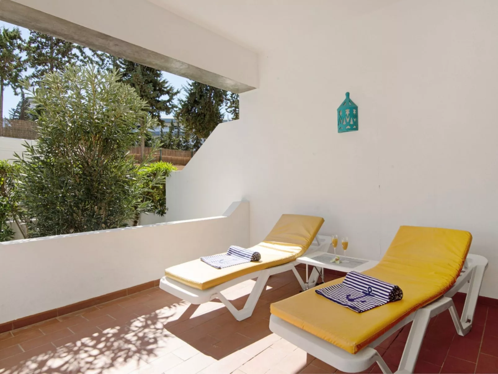 Joyce - Sunny Way-Binnen