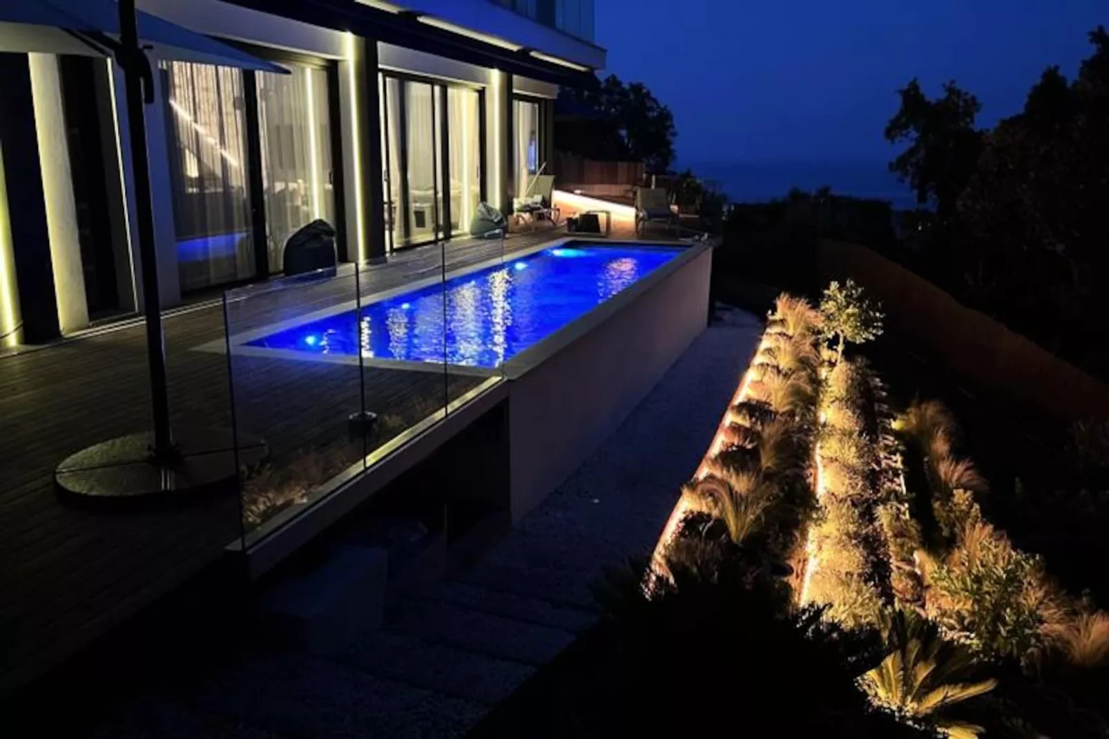 Résidence Maison D'architecte Avec Piscine Chauff&eacute;e & Sublime Vue Mer-Niet-getagd